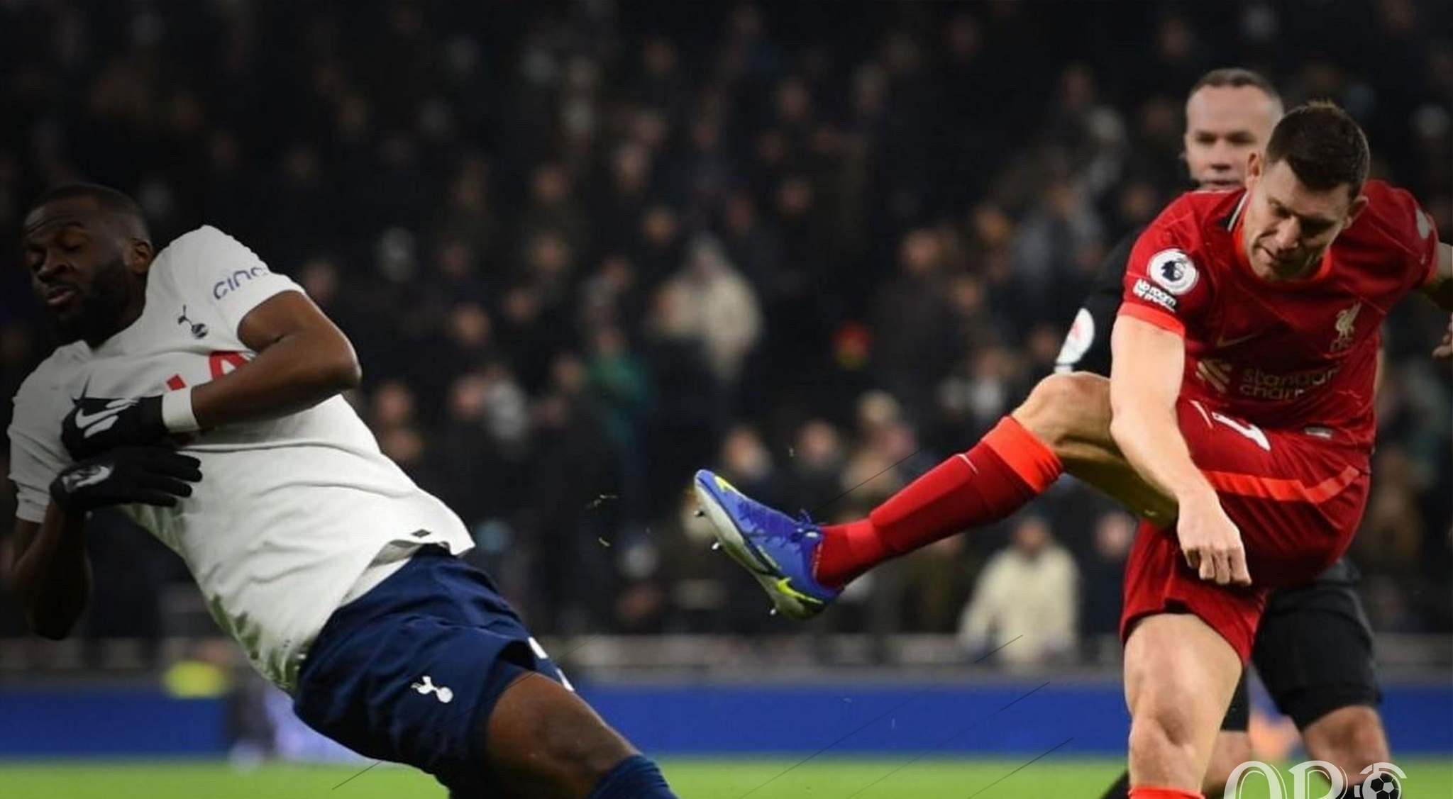 爱游戏ayx意大利杯赛前走向成谜,AC米兰迎来里程碑,球迷炸锅,身体对抗强度拉满的简单介绍