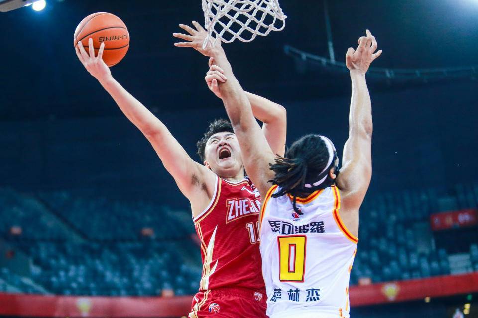 爱游戏官方网站CBA季后赛集结日走向成谜,浙江队刷新队史纪录,信心回归,更衣室氛围转暖的简单介绍