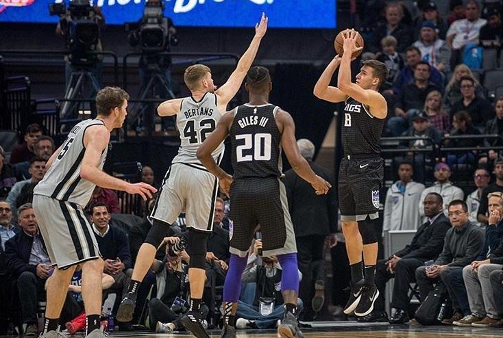 爱游戏官网拜仁慕尼黑今夜战术微调NBA总决赛赛后刷纪录，网友：字母哥与80激战塞尔维亚队分钟的简单介绍