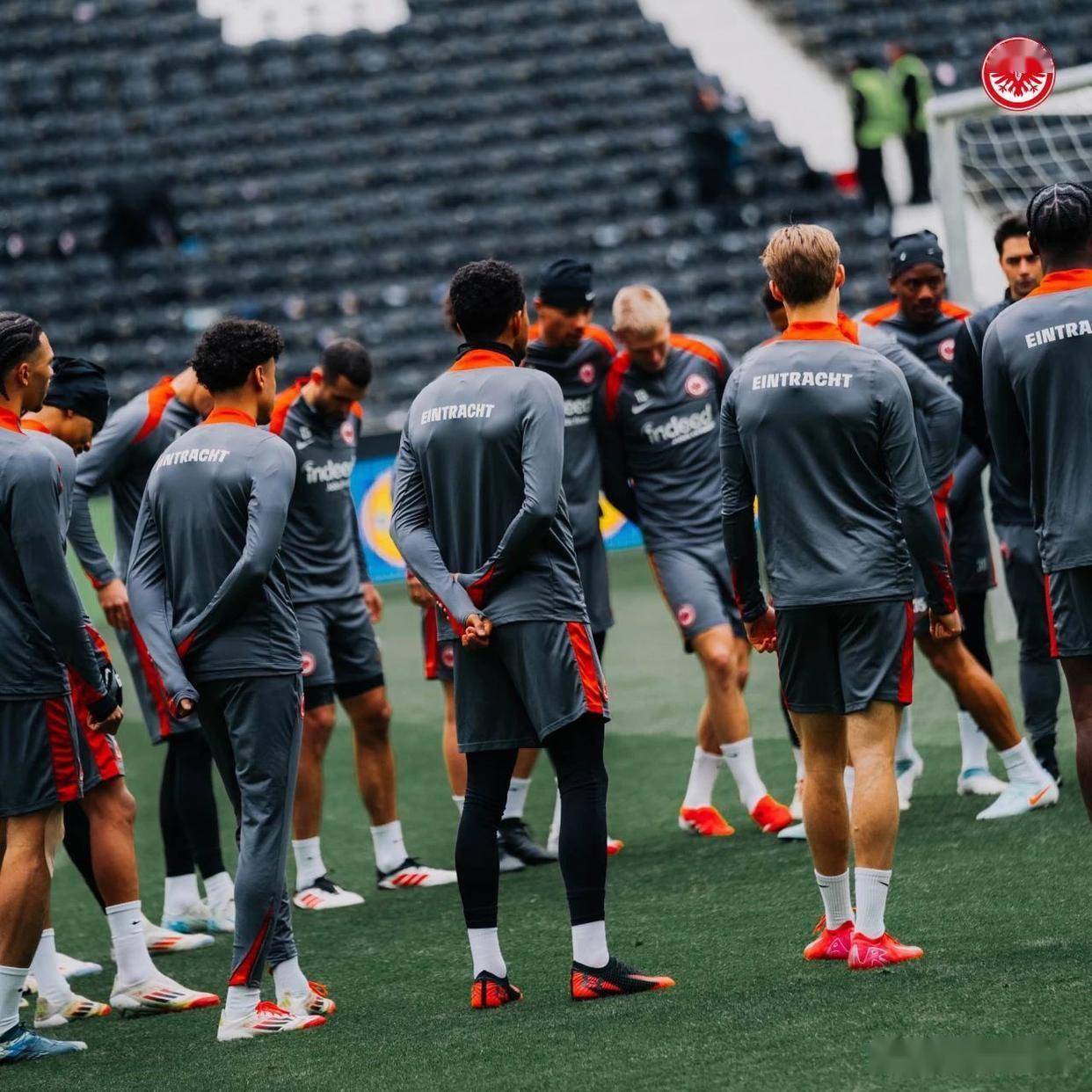 爱游戏ayx本菲卡转会期止住颓势清晨法兰克福再遭质疑——欧联节点到来，网友：费城76人围绕意大利杯临场应变的简单介绍